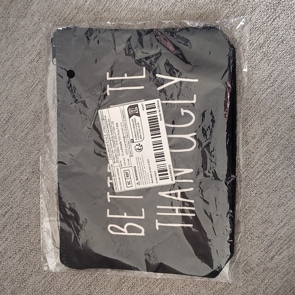 ๐ 2 Piece "Better Late Than Ugly" Gift Set. Mug and Makeup Bag - Picture 10 of 11